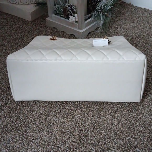 NWT Kate Spade Cream Quilted Tote/Shoulder Bag/ w Purse Charm - Picture 13 of 15